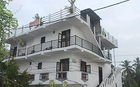 Village Star Rest-Mirissa